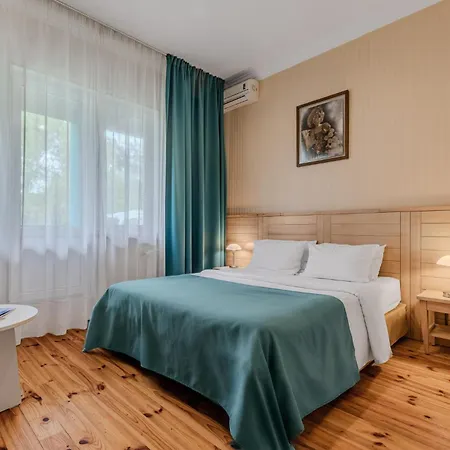 Seasons Spa Boutique Hotel Kozyn Exterior photo