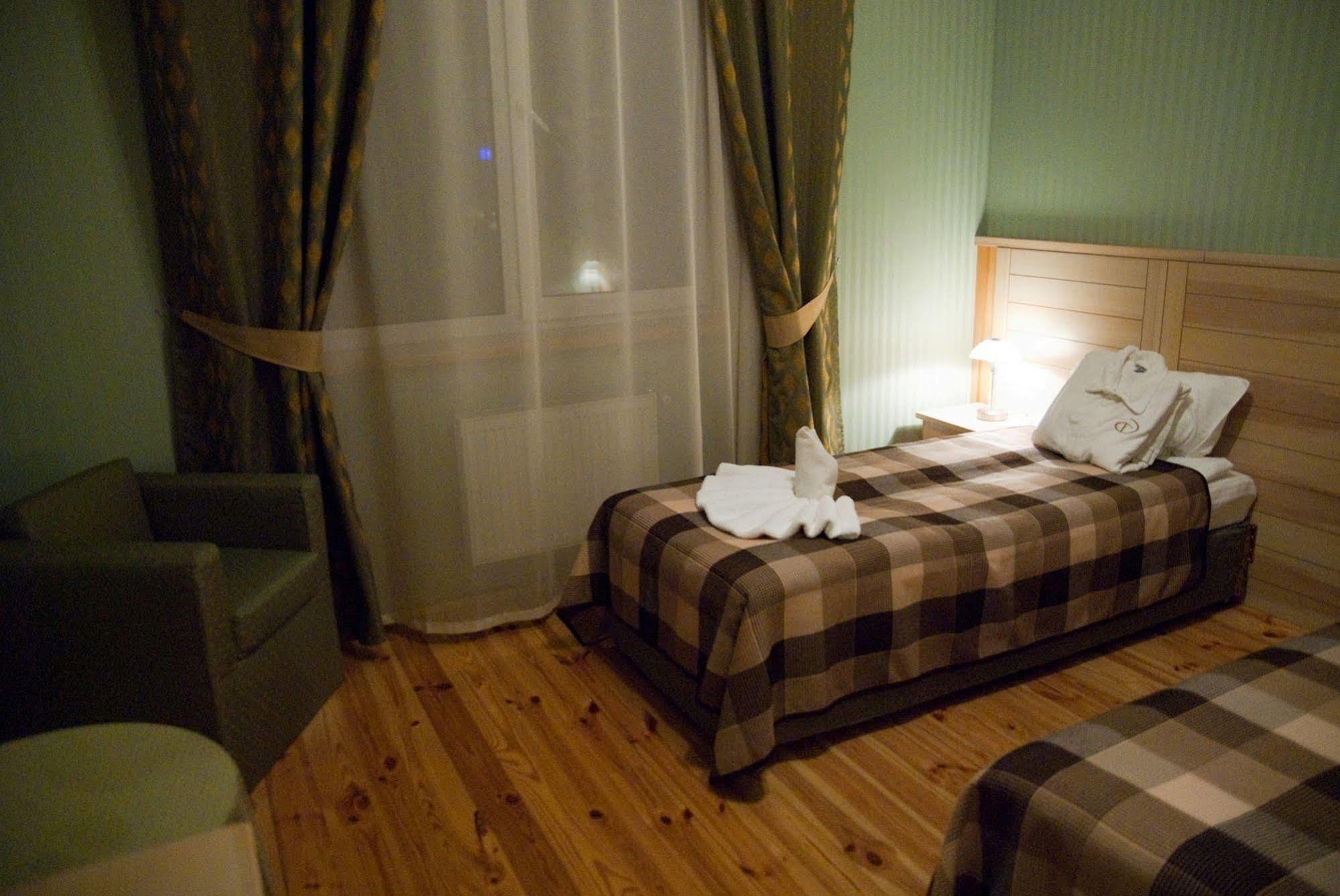 Seasons Boutique 4*